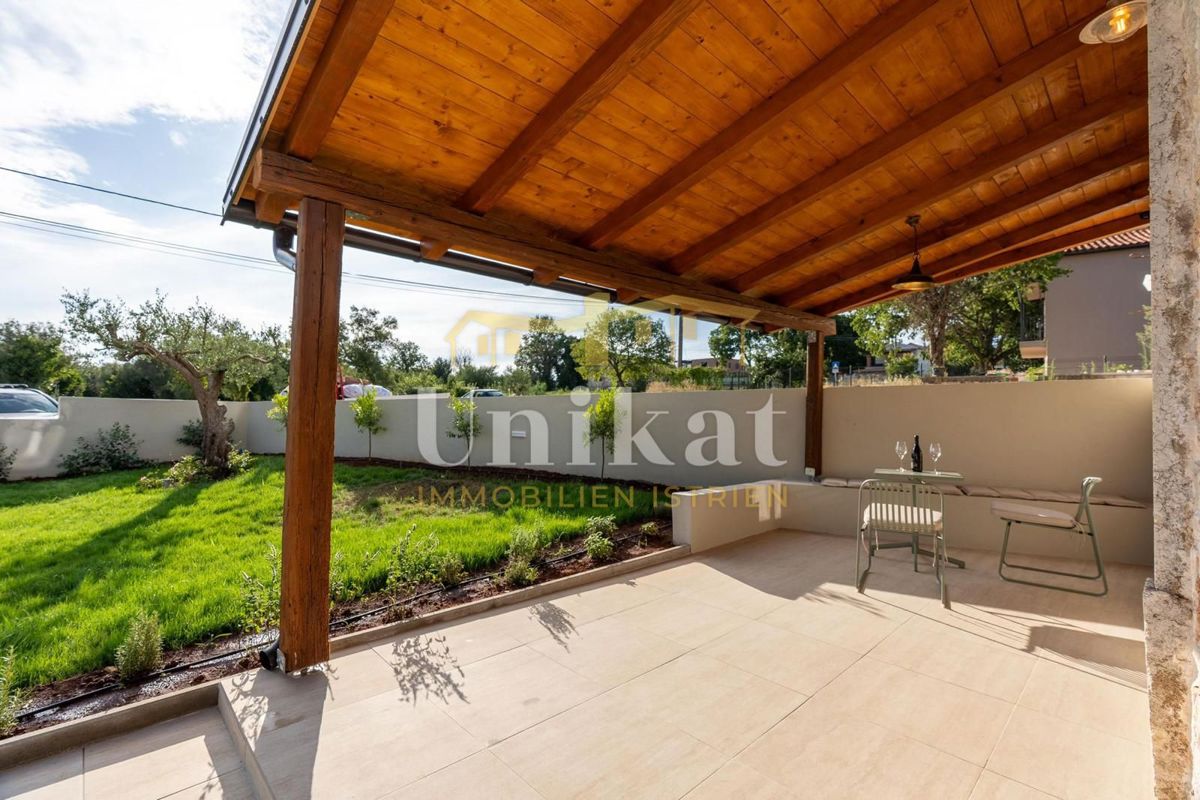 Casa in pietra ristrutturata con piscina